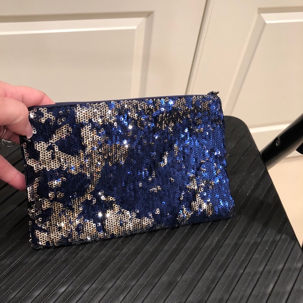 BCBG. Wristlet